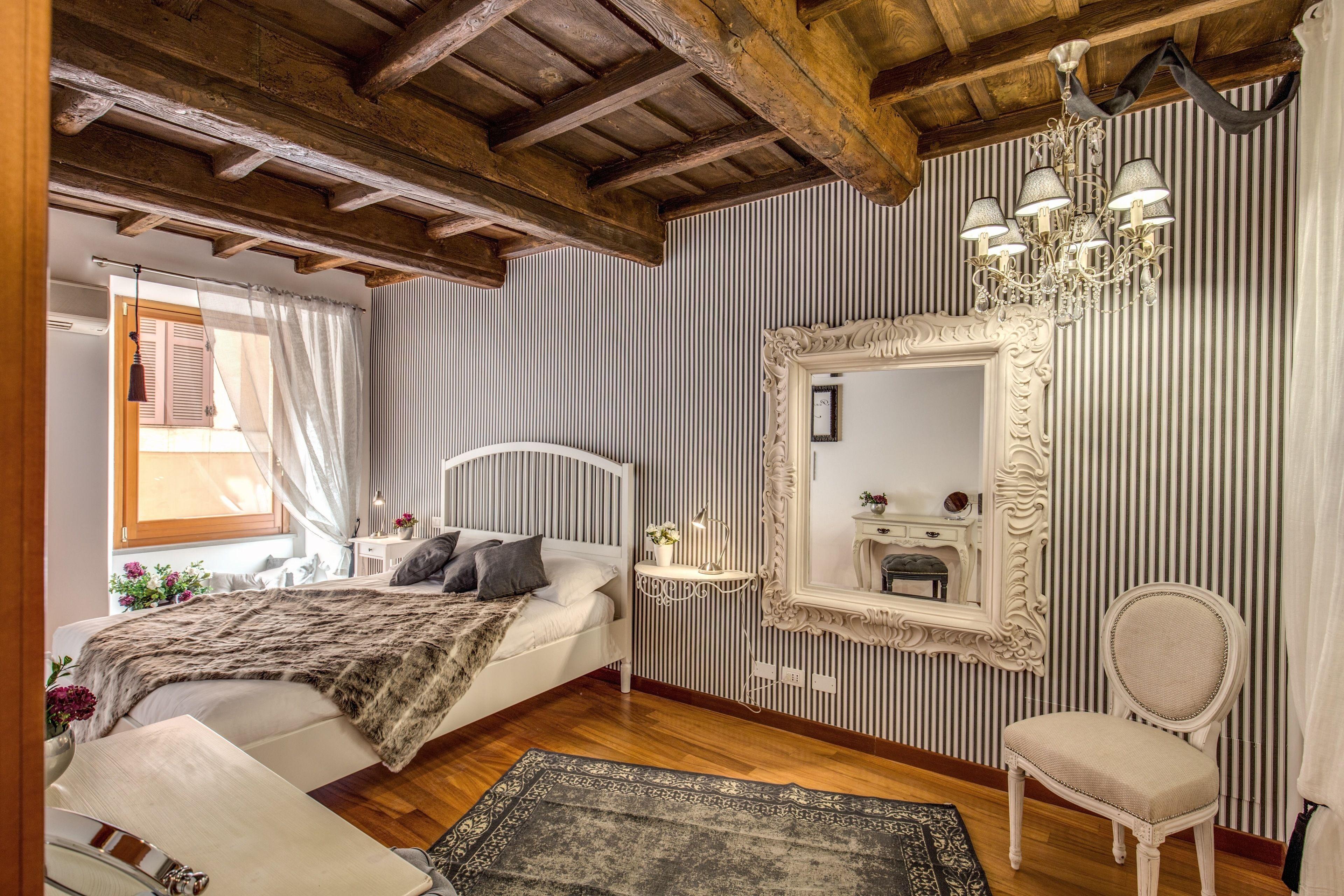 Pantheon Miracle Suite, Rome